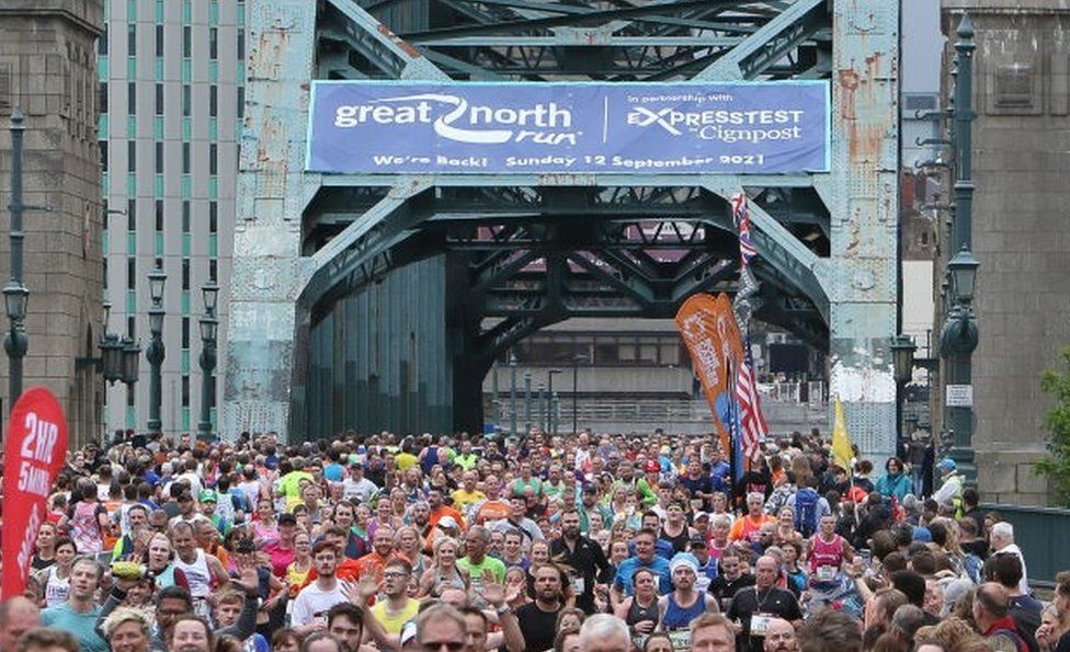 Runners across the Tyne Bridge in 2021
