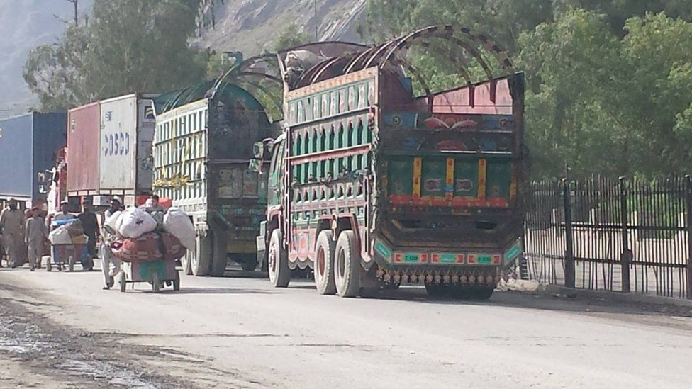 Lorries at Torkham