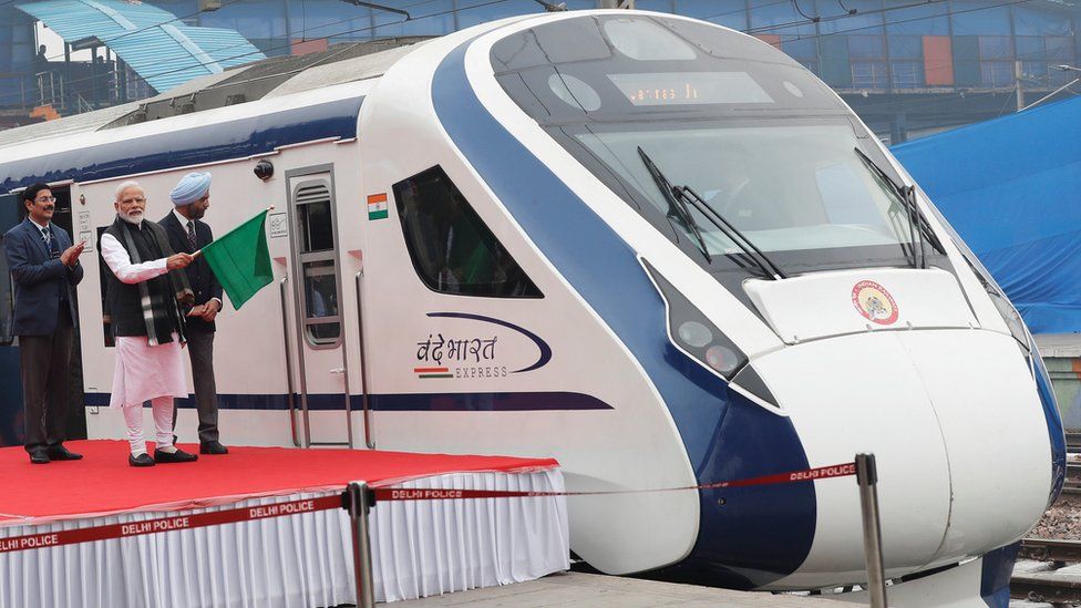 PM Modi flags off the Vande Bharat Express