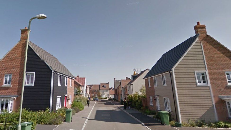 Three arrested after Basingstoke street attack victim dies BBC News