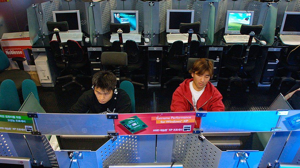 This internet cafe in South Korea was practically empty after an SQL Slammer infection in 2003