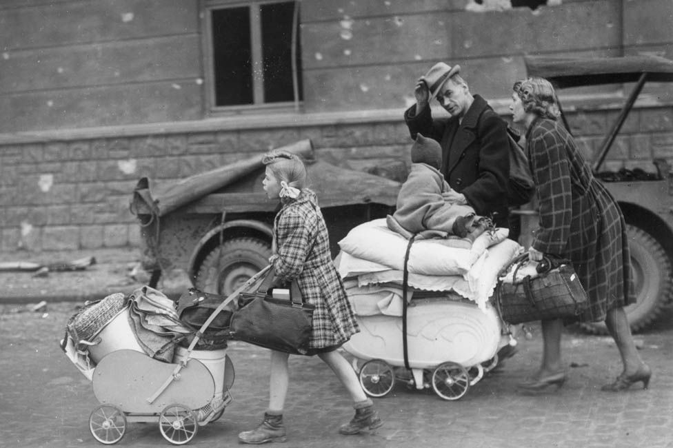 German civilian refugees in 1944