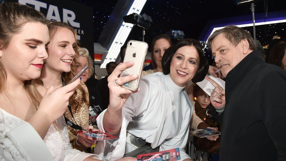 Mark Hamill and fans at premiere
