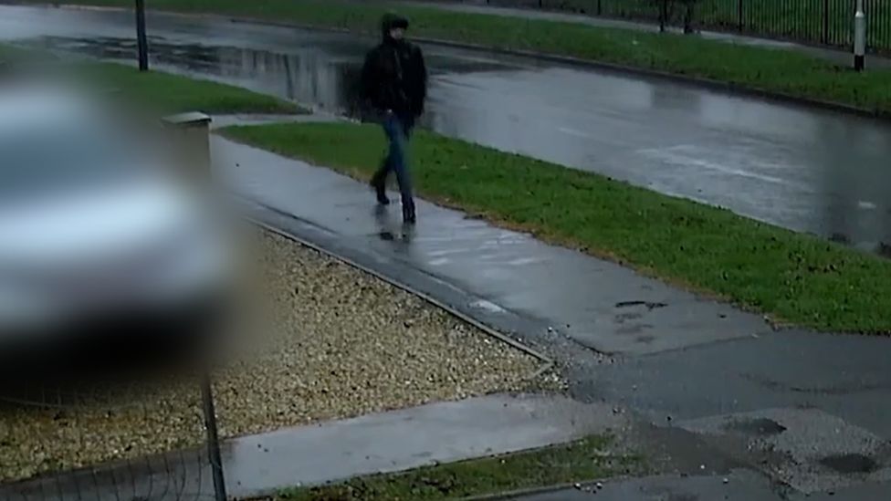 Dna Clue As Nottinghamshire Police Hunt 2019 Cemetery Sex Attacker Bbc News 9598