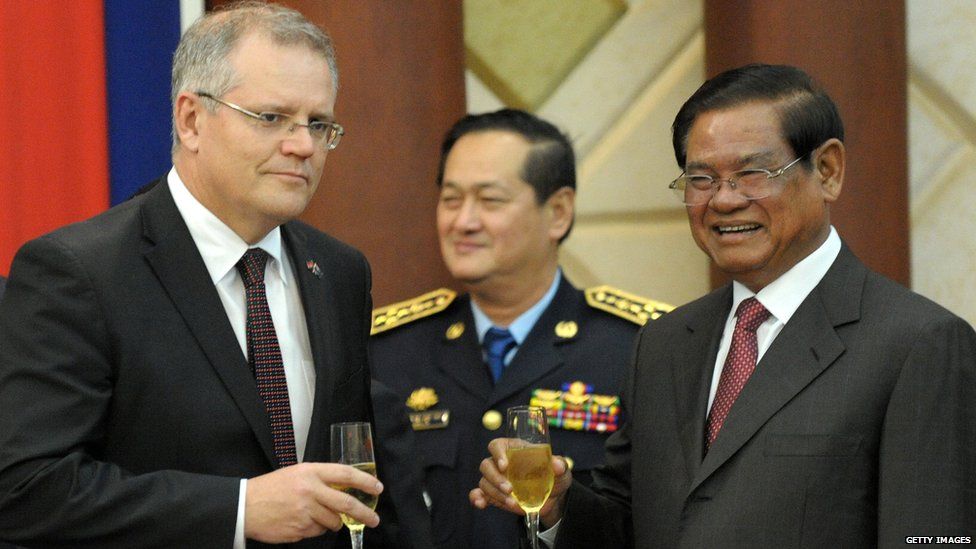 Then Australian Immigration Minister Scott Morrison with Cambodian Interior Minister Sar Kheng (Sept 2014)