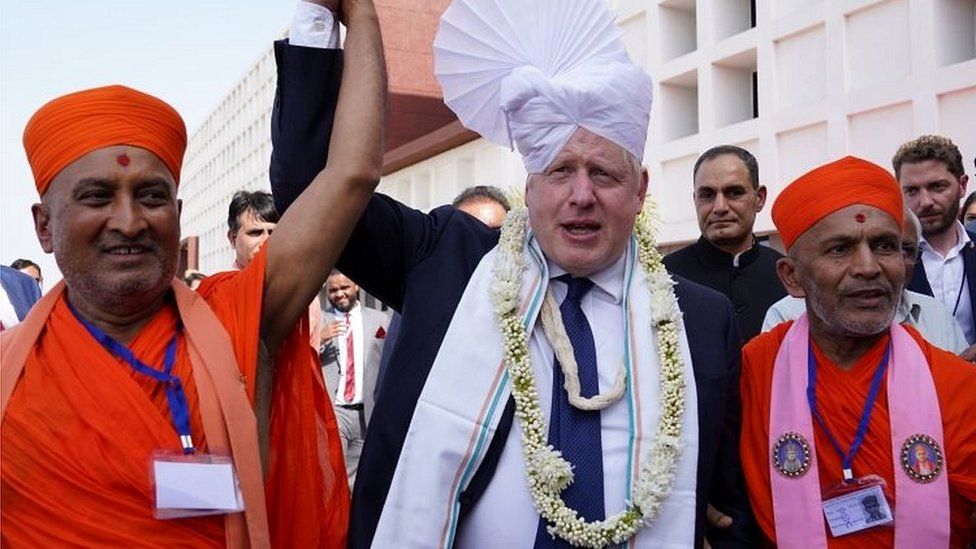Boris Johnson dressed in a turban in Gujurat state