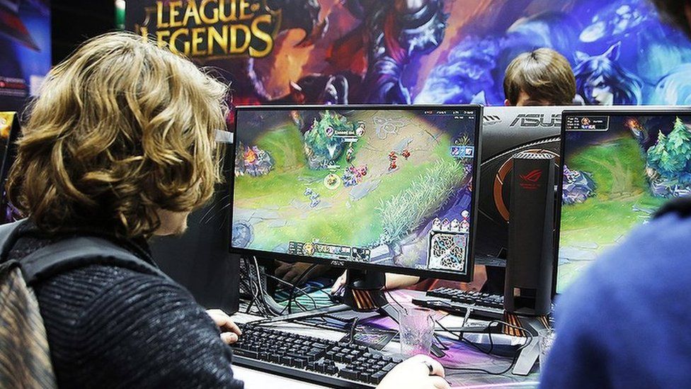 League of Legends: Boss says it's 'not for casual players' - BBC News