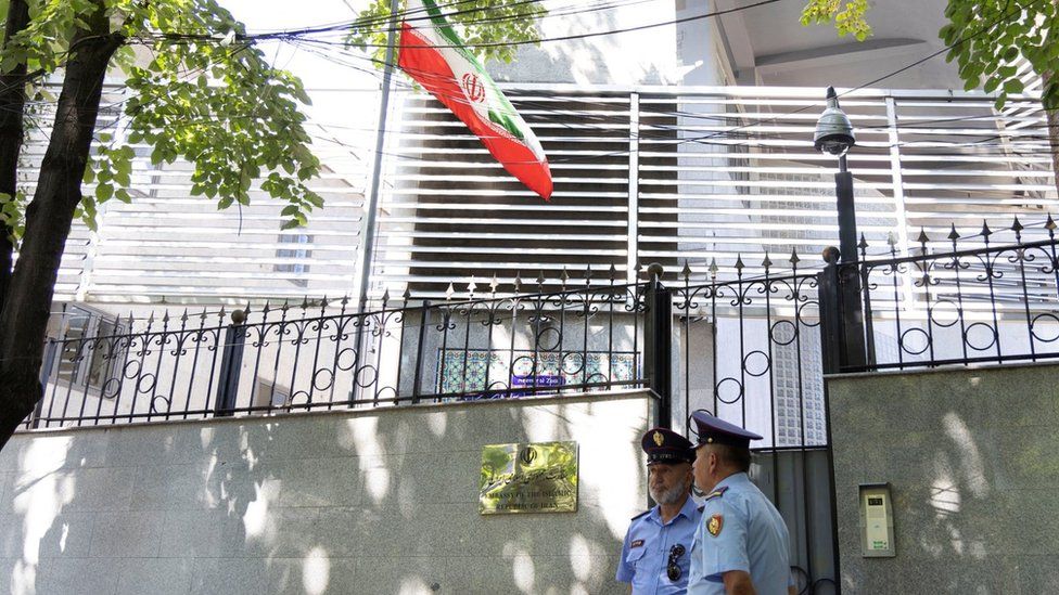 Albanian police stand outside the Iranian embassy in Tirana, Albania (7 September 2022)