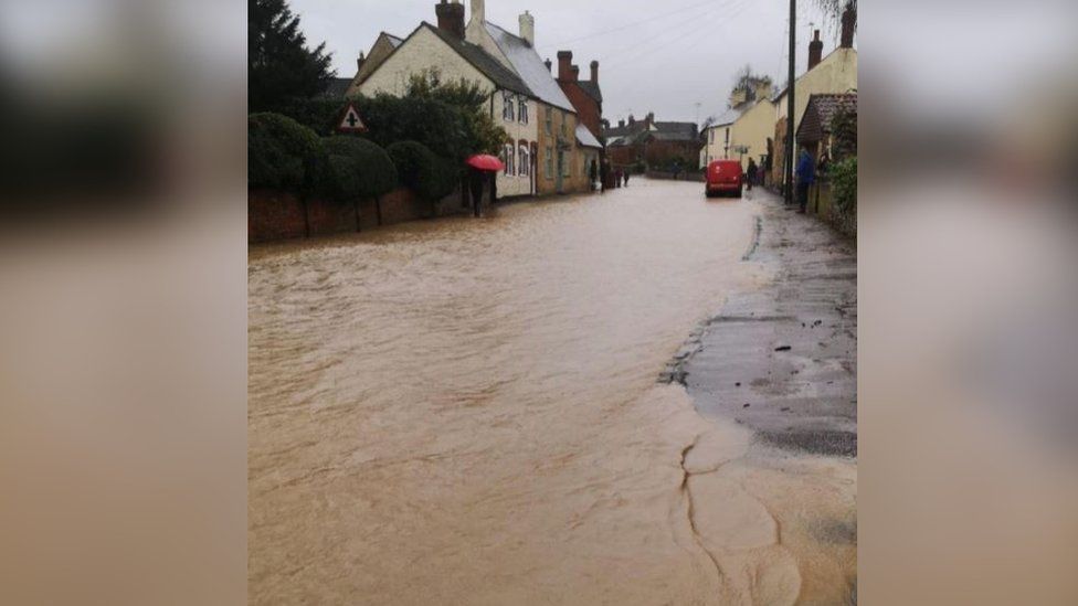 'Widespread Flooding' Causes Several Roads In Beds And Bucks To Be ...