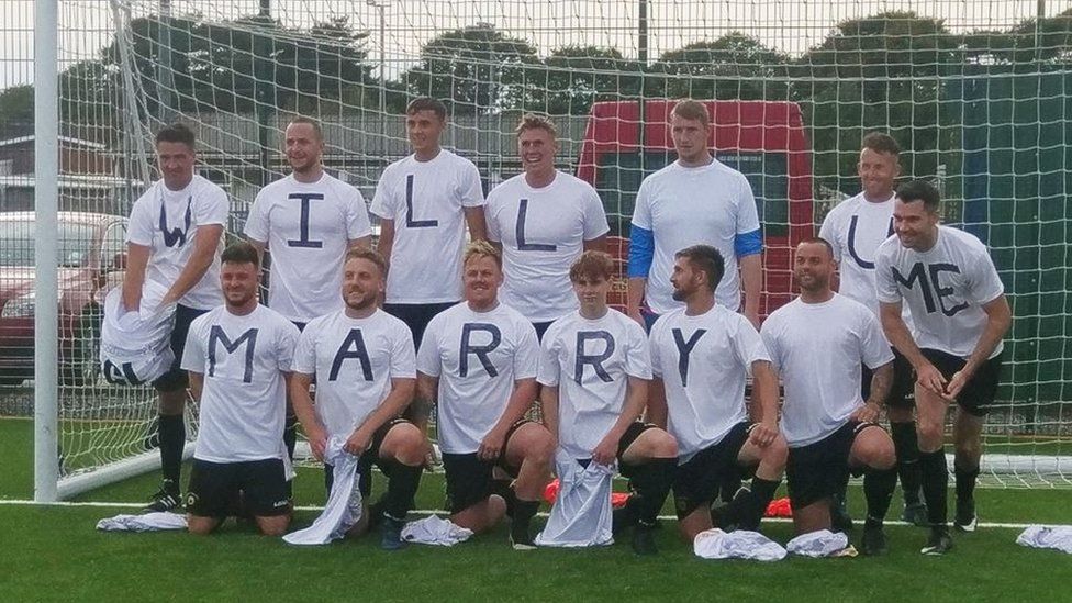 Footballers with will u marry me on their shirts