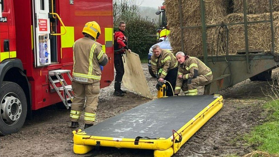 Slurry pit rescue Silton near Gillingham