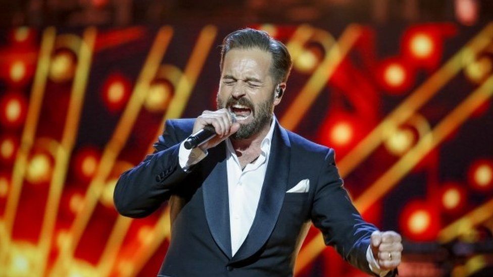 Alfie Boe to switch on the Blackpool Illuminations - BBC News