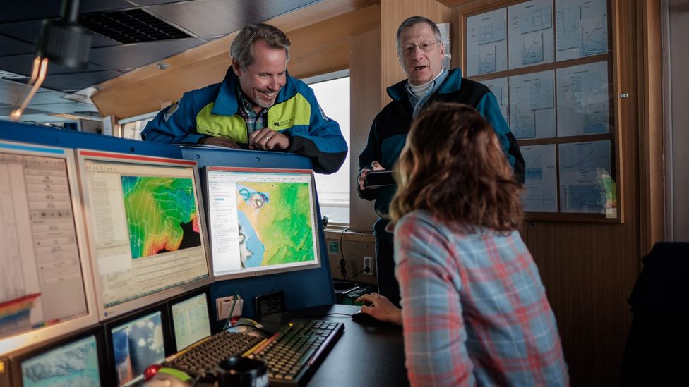 Kelly Hogan and colleagues map the Petermann fjord