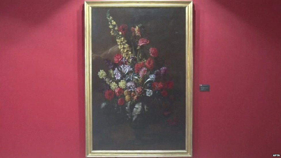 Кадр APTN с отреставрированной картины Паоло Порпора «Цветы»