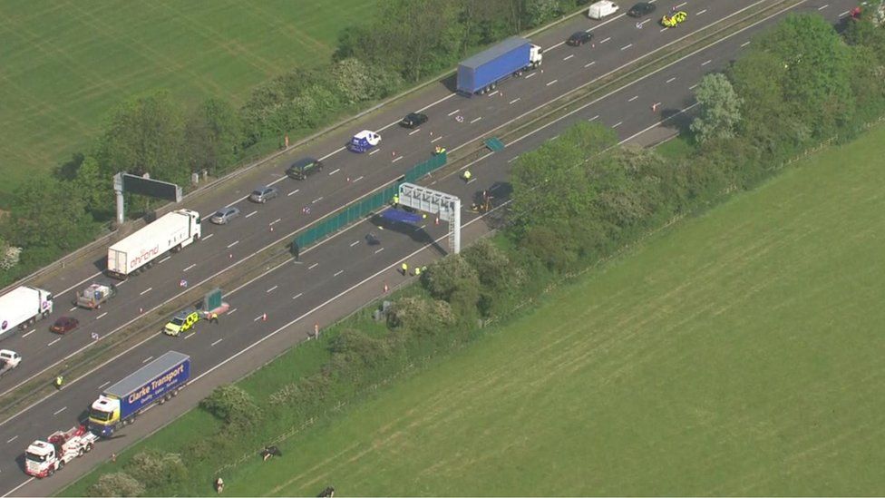 Lorry Driver Cleared Over M6 Crash Which Killed Five - BBC News