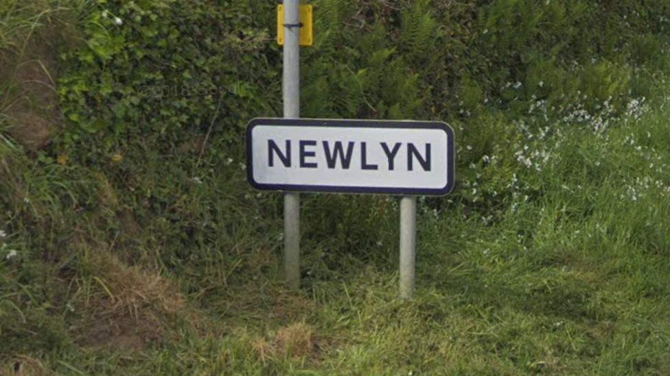 Newlyn road sign