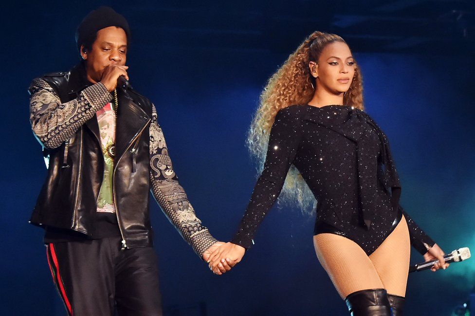Beyonce and Jay-Z stage invader charged with battery - BBC News