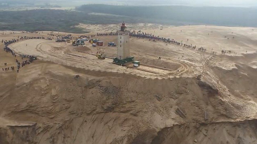 Aerial picture of the operation to move the lighthouse