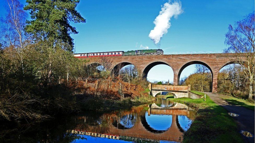 A Severn Valley train running across a viaduct