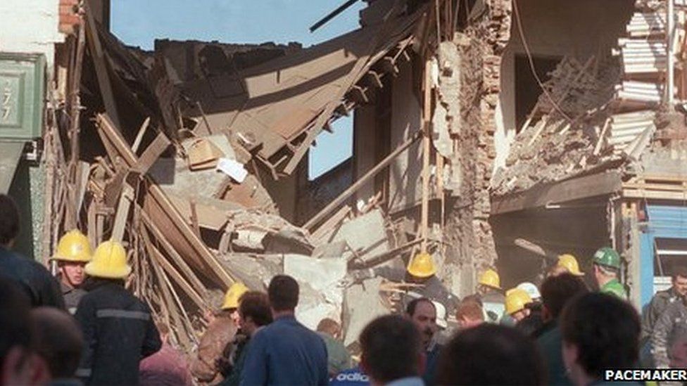 Shankill bomb memorial unveiled on 30th anniversary - BBC News