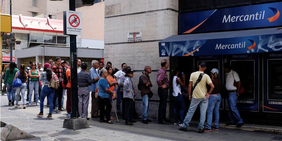Queue at Venezuelan bank