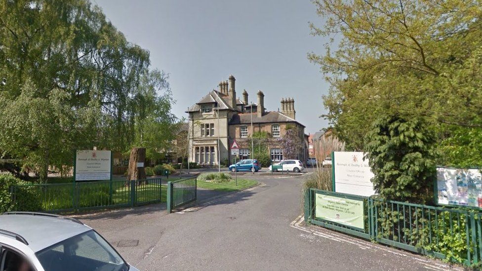 MP Sir Edward Garnier calls for Oadby and Wigston council leader to