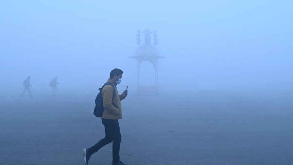 JANUARY 9: Heavy smog engulfed during early hours of morning resulting in low visibility at Vijay Chowk on January 9, 2023 in New Delhi, India.