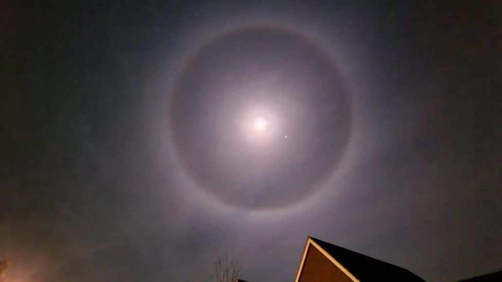 What Is A Moon Halo And How Is It Different To A Moonbow?