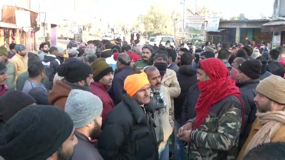 Воскресное нападение на мирных жителей вызвало протесты в Кашмире