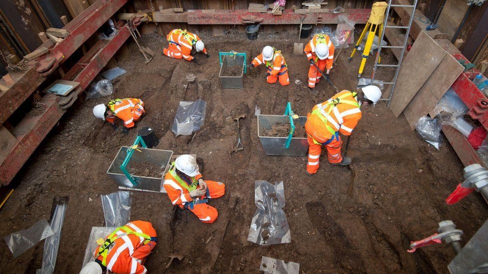 Archaeologists at the HS2 dig site