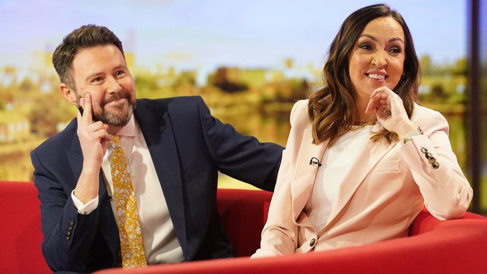 Presenters Jon Kay and Sally Nugent connected  the reddish  sofa arsenic  BBC Breakfast observe  its 40th day  with a peculiar   amusement   and guests astatine  MediaCityUK, Salford