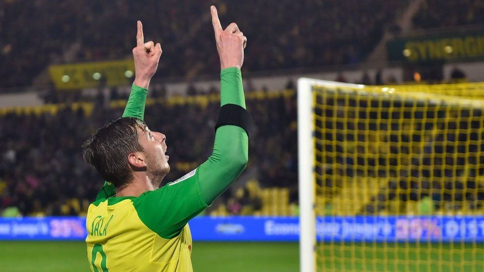 Emiliano Sala celebrates after scoring for Nantes against Troyes