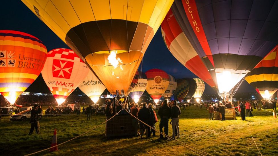 Bristol's 38th International Balloon Fiesta gets under way - BBC News