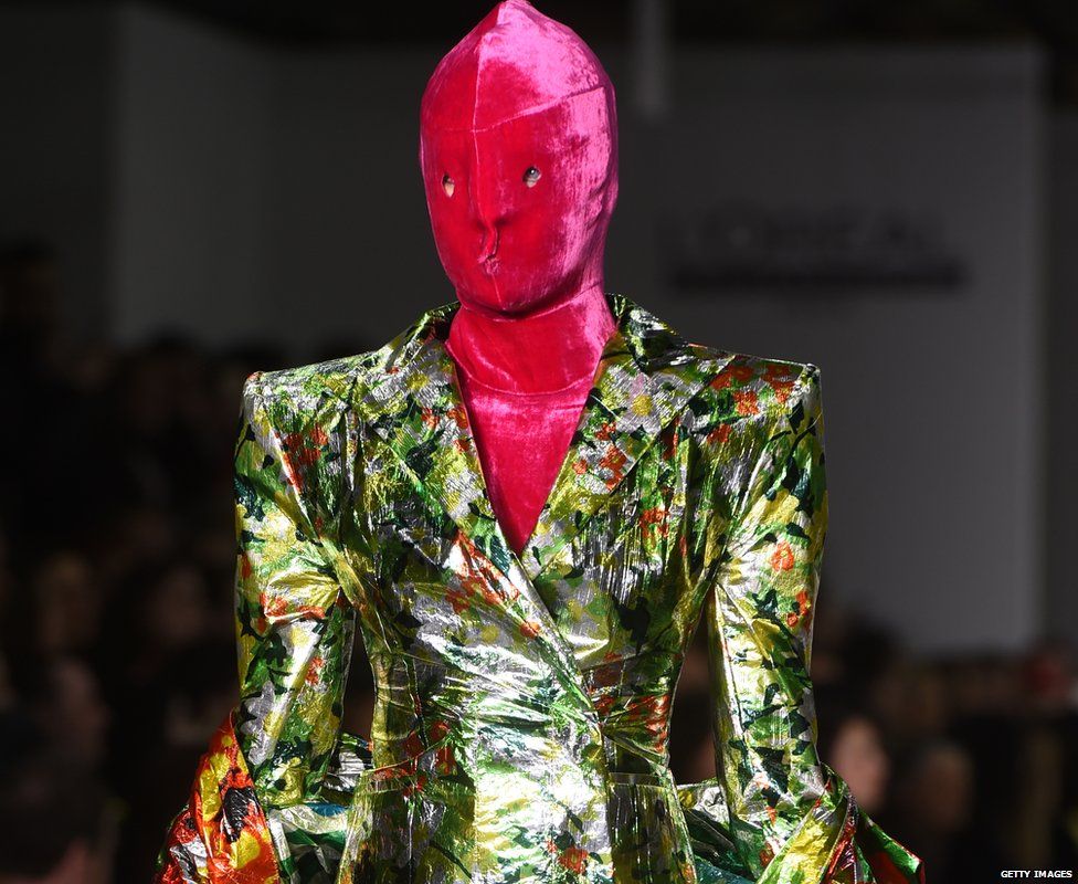 London Fashion Week's weirdest outfits - BBC News