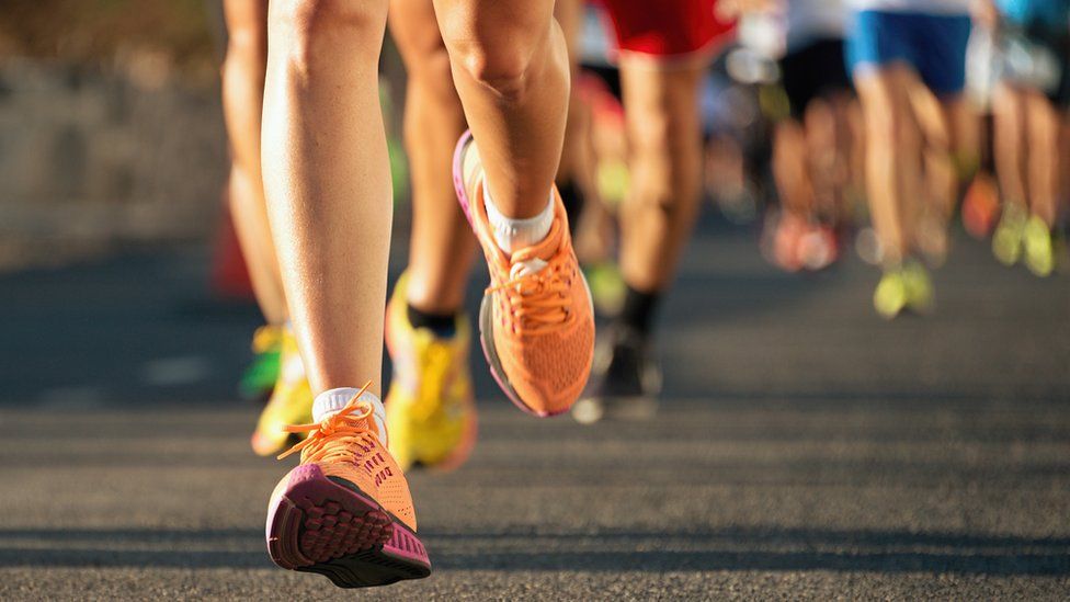 Running marathon cuts years off 'artery age'