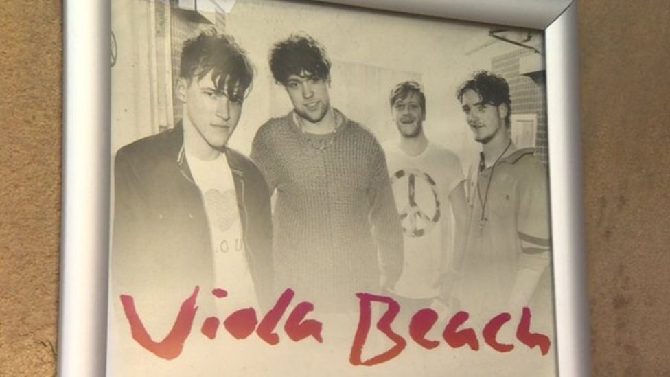 Viola Beach die in car crash in Sweden BBC News