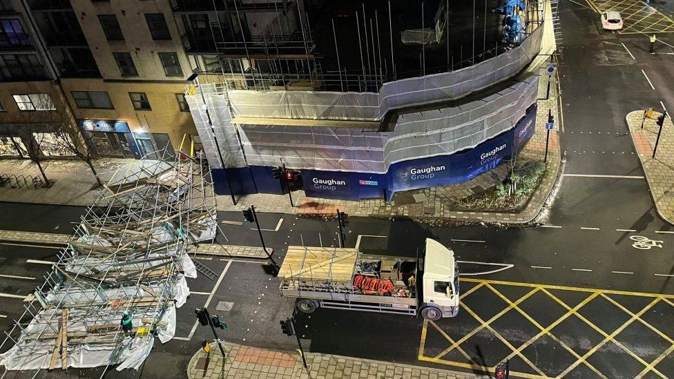 Photo showing scaffolding blown down in Greenwich, London