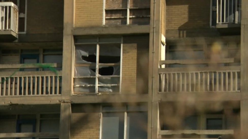 Richard Hawley cowrites Park Hill flats musical for Sheffield BBC News