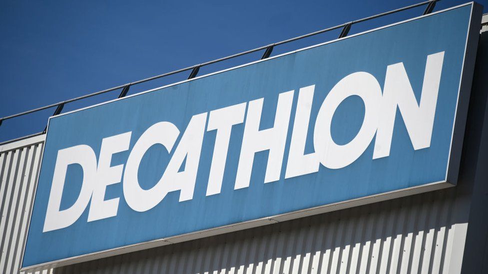 Decathlon sign