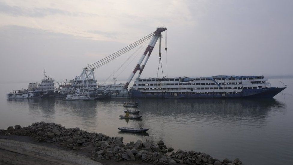 China Ship Sinking On Yangtze Caused By Freak Weather Bbc News