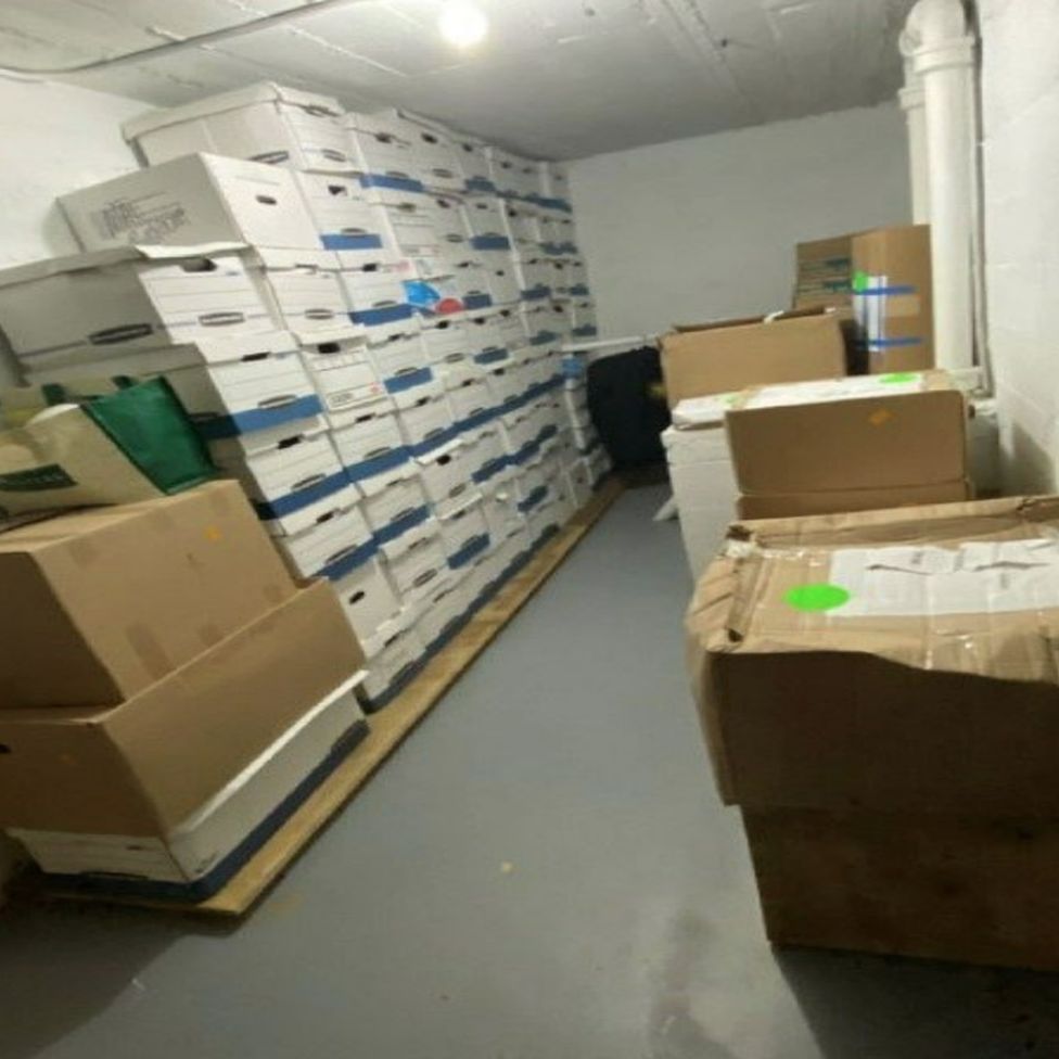 Boxes In The Bathroom Boxes On Stage Pictures From Trump Charges 