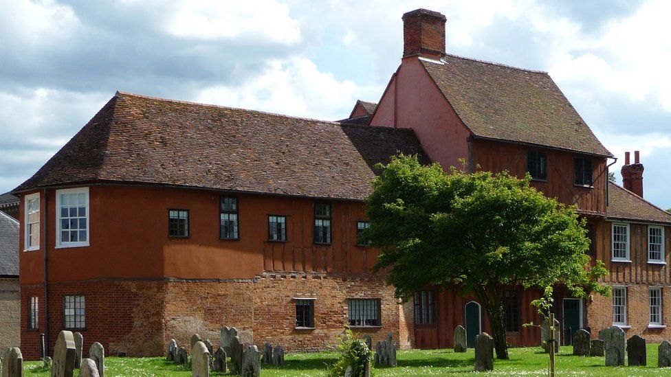 Hadleigh History Group Unearths Past Of Towns Guildhall Bbc News