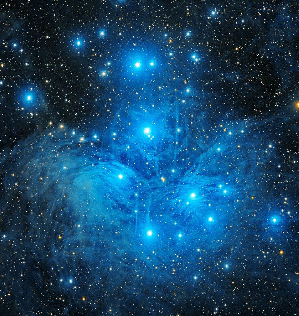 Një imazh astronomie që tregon grupin e yjeve të Motrave Pleiades nga Jashanpreet Singh Dingra