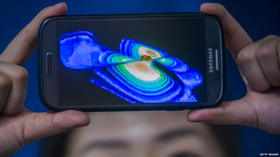 phone shows gravitational waves