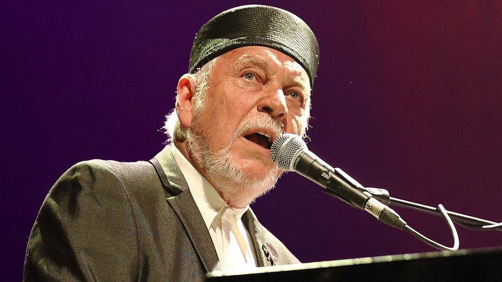 Procol Harum singer Gary Brooker dies at 76 - BBC News