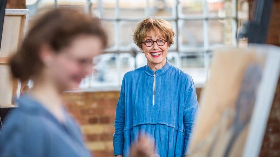 Una Stubbs in The Big Painting Challenge in 2014