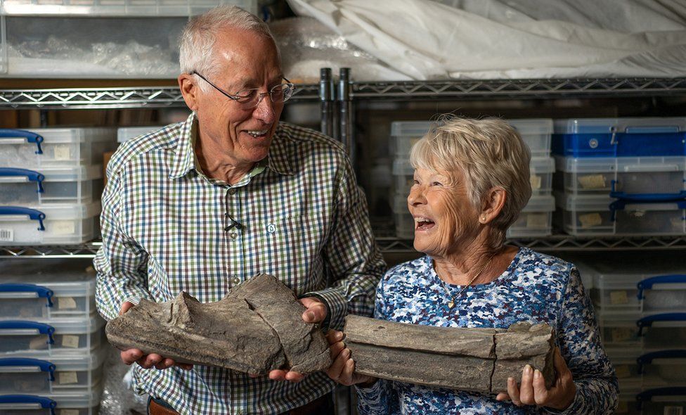 Paul de la Salle and his wife Carol go fossil hunting together
