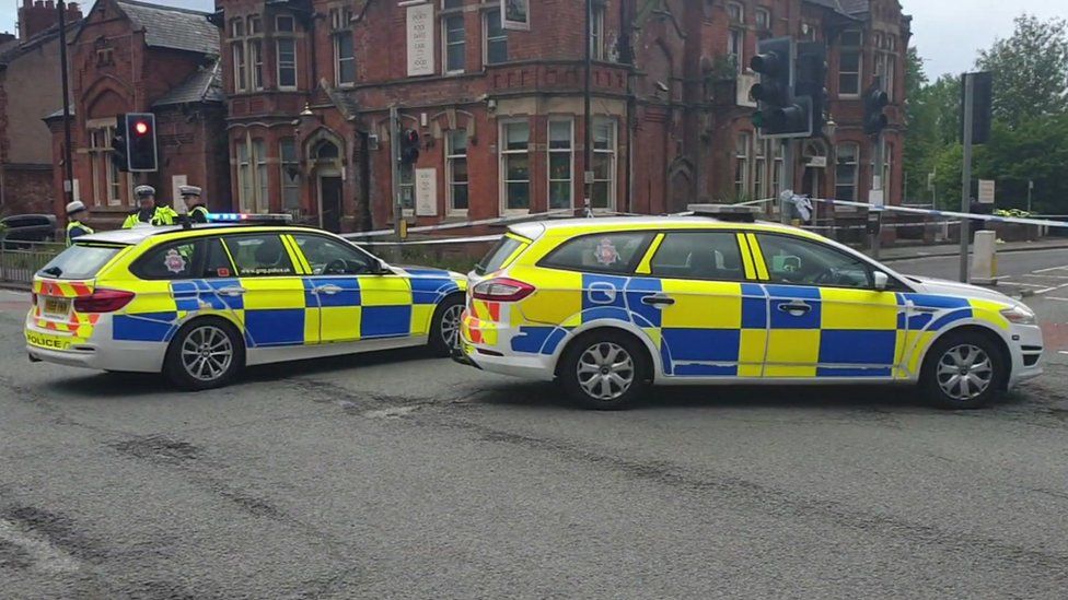 Stretford crash: Driver dies after failing to stop for police - BBC News