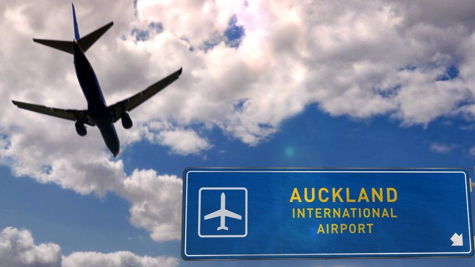 Aircraft landing in Auckland