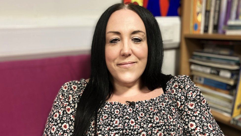 Bristol woman with brain injury raising awareness of condition BBC News